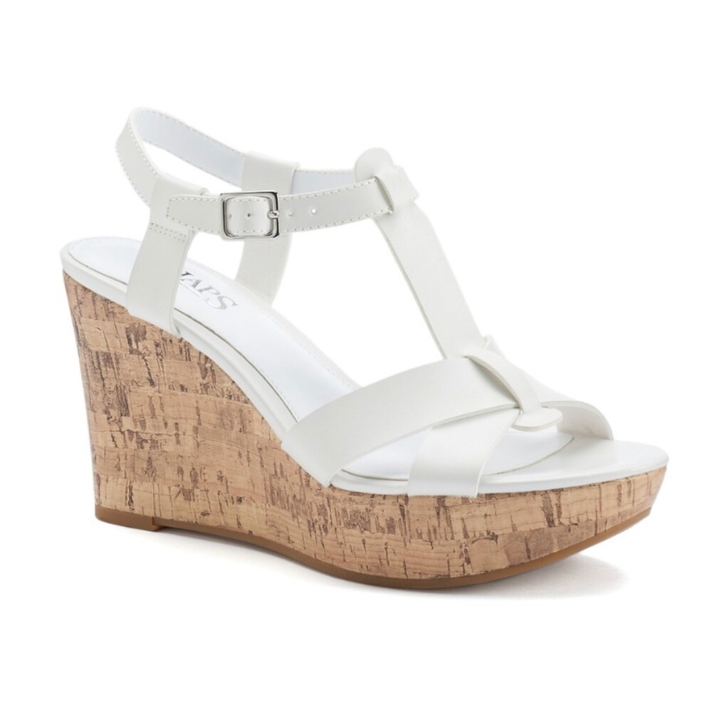 New Chaps White Sandals Size 7 B